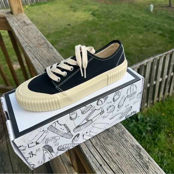 New With Box Guffy's Womens Black Sneaker Size 8 🔥🔥 - Picture 4 of 5